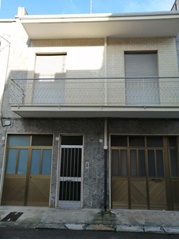 Casa indipendente con terrazzo a livello