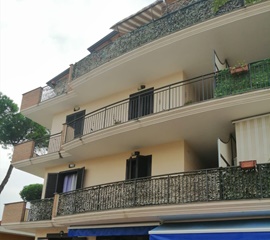 Quadrilocale a parete a 150mt dal centro