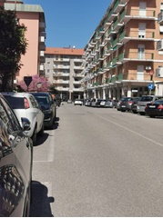 Due negozi in vendita