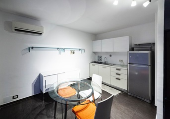 Villafranca tirrena, mico bivani con ampio terrazzo a livello.