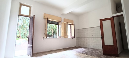 Casa con ingresso indipendente e giardino privato