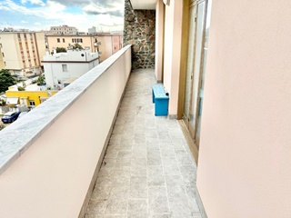 Zona centro di albissola ultimo piano con balconata
