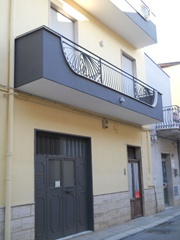 Casa indipendente con box auto