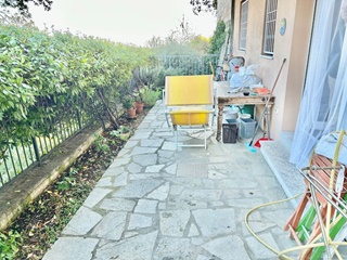 Zona valloria ampio bilocale ristrutturato con terrazza vivibile