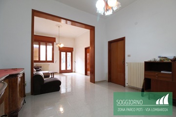 Casa indipendente  piano terra zona parco potì