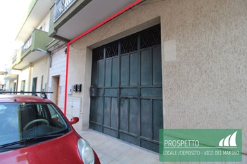 Locale deposito zona san giuseppe