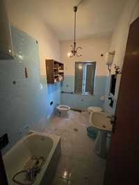 680045898