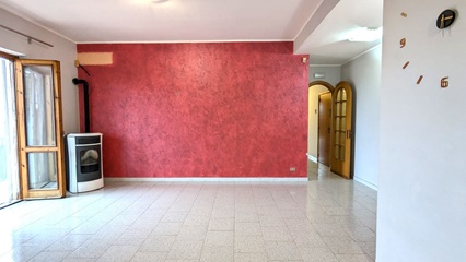 Ampio appartamento di vani tre con garage