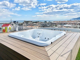 Bellissimo attico zona villetta con stupenda terrazza con vista sulla citta