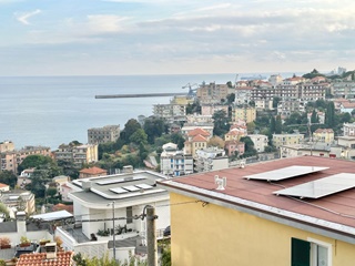 Trilocale ristrutturato con vista mare e piccolo box