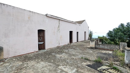 Bellissimo casale con terreno da ristrutturare