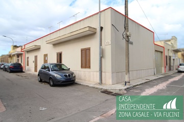 Casa indipendente ad angolo da ammodernare
