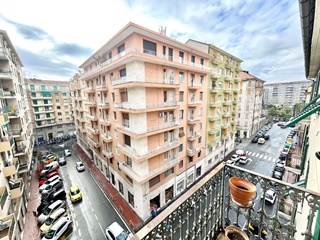 Ampio appartamento zona centrale