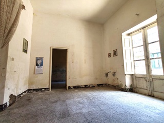 Casa indipendente con cortile, giardino e terrazza