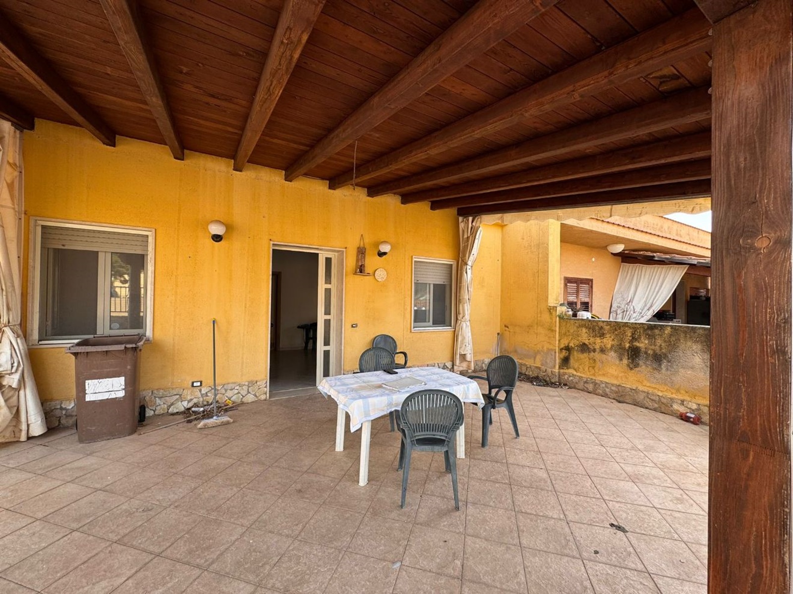 veranda