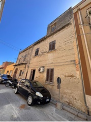 Immobile indipendente con garage e terrazzo esclusivo