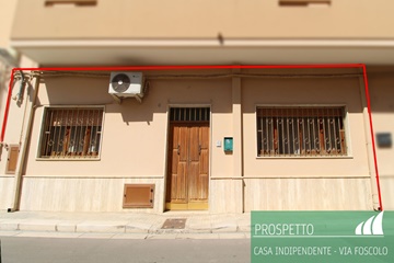 Casa indipendente con cortile da ammodernare