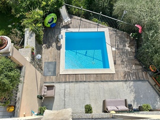 Albissola mare villa a schiera con piscina e posti auto