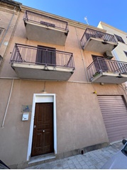 Intero stabile in vendita con garage a marsala
