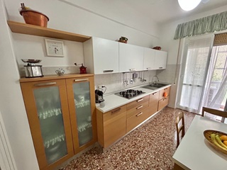 Ampio appartamento con tre camere e due bagni comodo alla stazione e al mare
